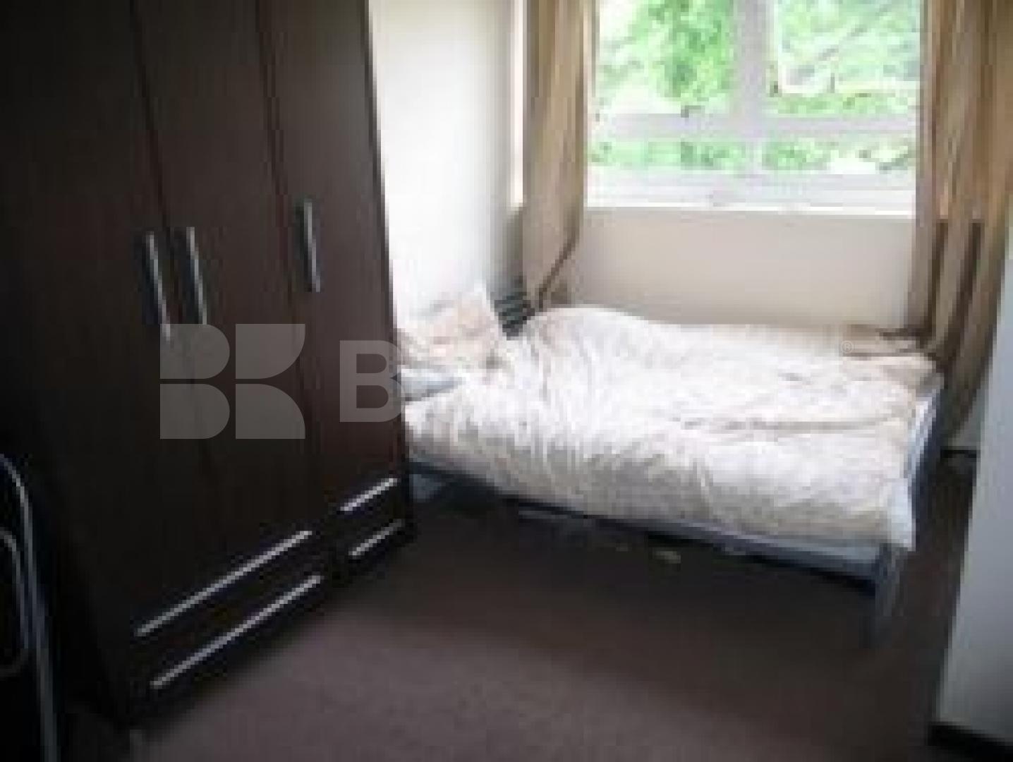 			VIEWINGS ARE HIGHLY RECOMMENDED!, 3 Bedroom, 1 bath, 1 reception Flat			 Randolph Gardens, MAIDA VALE NW6